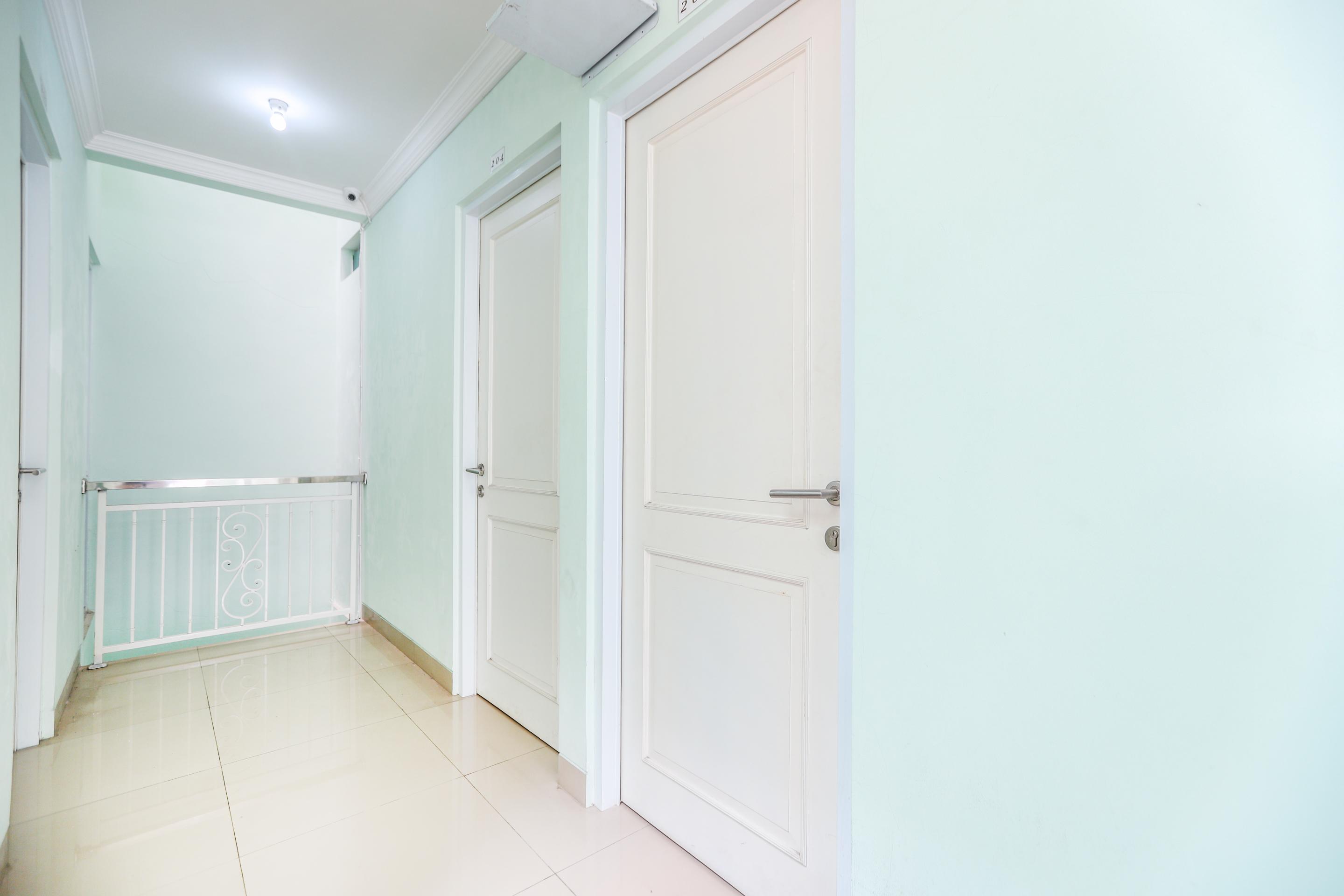 Oyo 1551 Studento Guest House Тангеранг Екстериор снимка