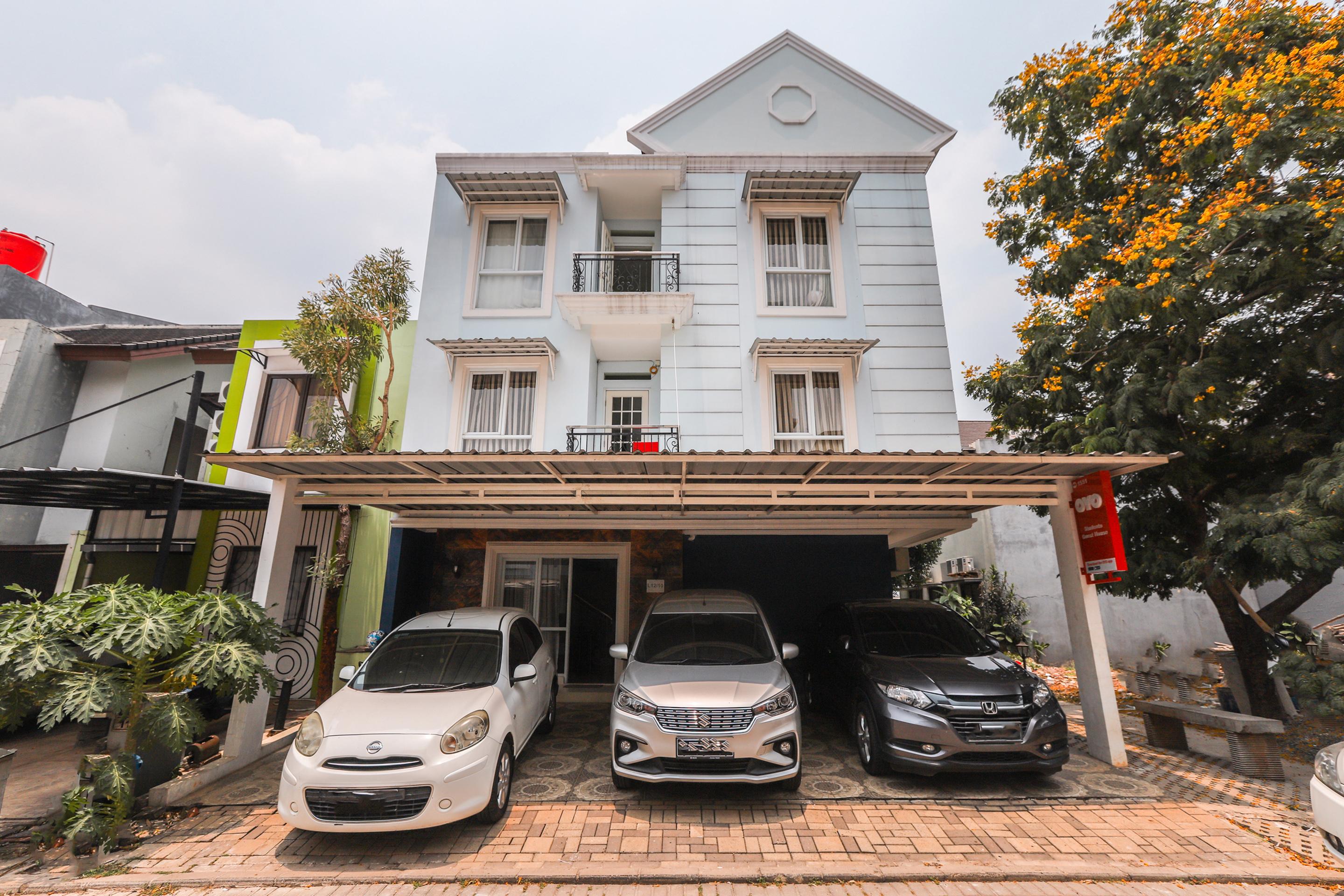 Oyo 1551 Studento Guest House Тангеранг Екстериор снимка
